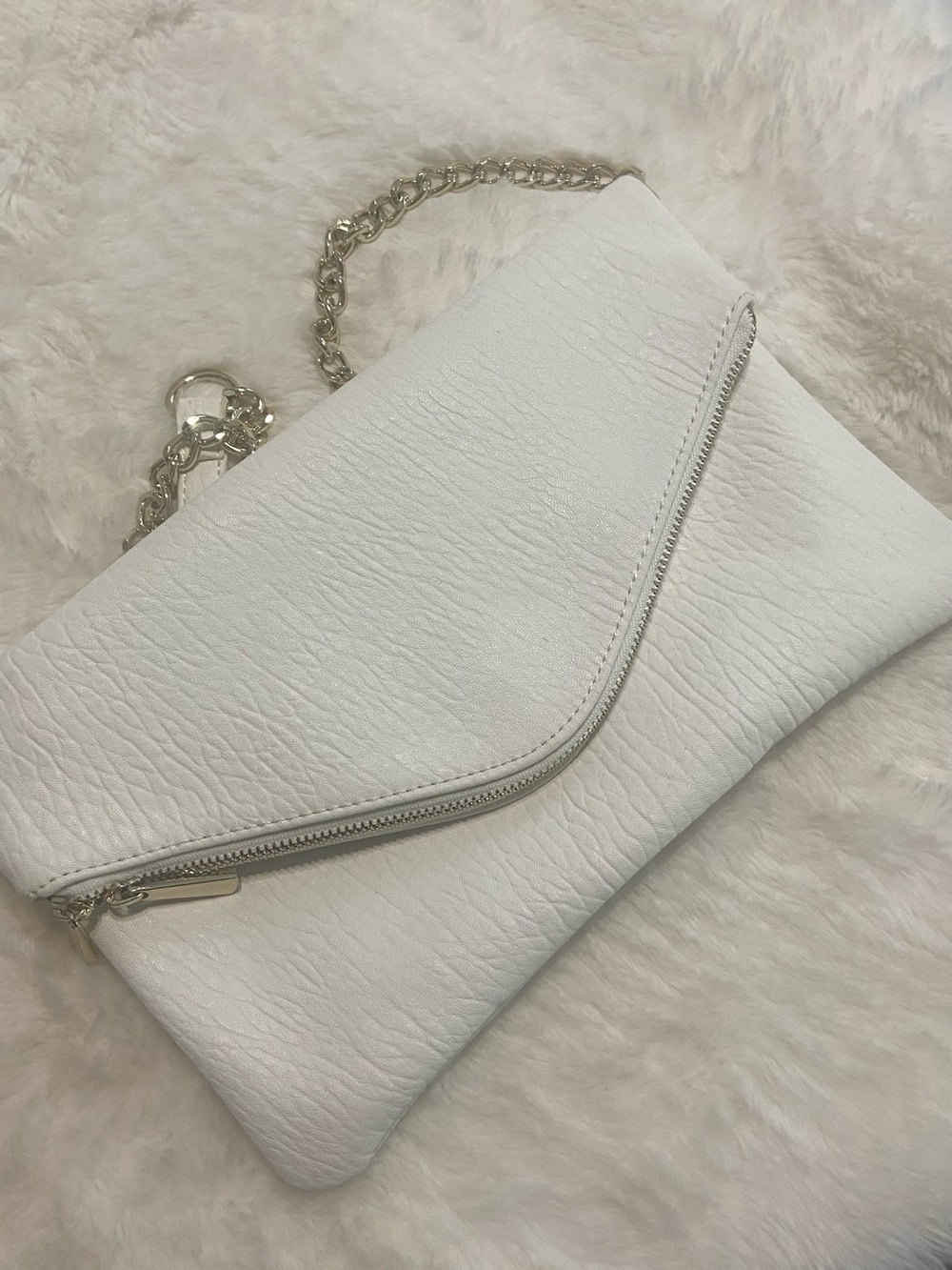 Express White Textured Leather Chain Clutch
